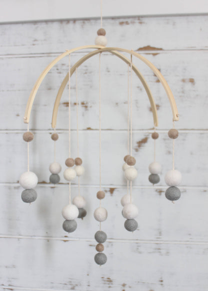 Baby Mobile: Light Neutrals