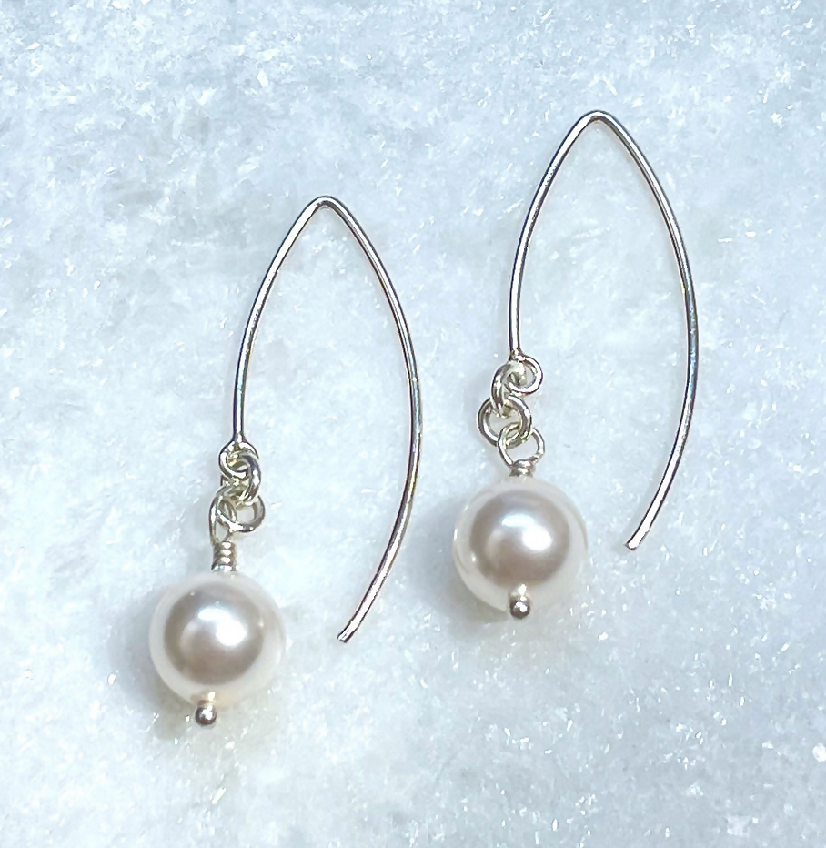 SS White Pearl Earrings EM030-SS